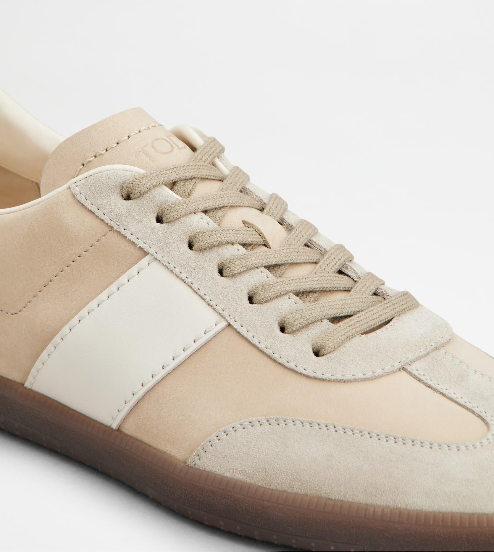 Tod's Tabs Sneakers in Pelle Scamosciata e Nabuk<BR/> XXM68C0JF50V0S UP14 TOD'S 